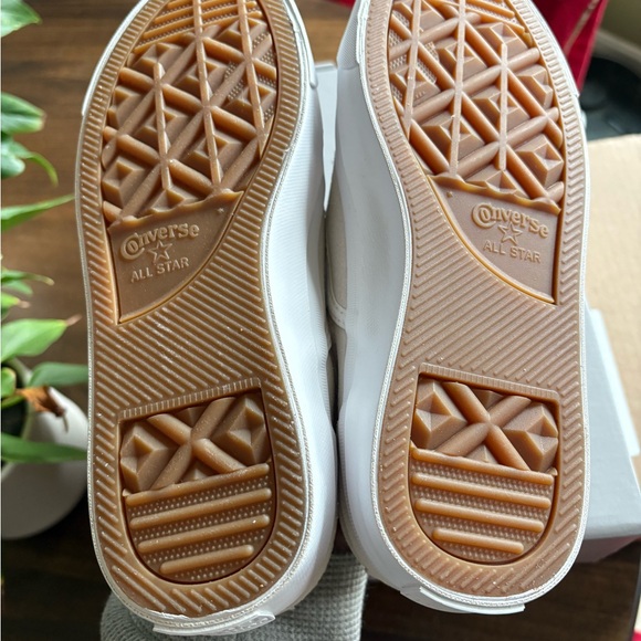 New 7.5 Converse Womens Off-White Slip-On converse suede - Picture 8 of 9